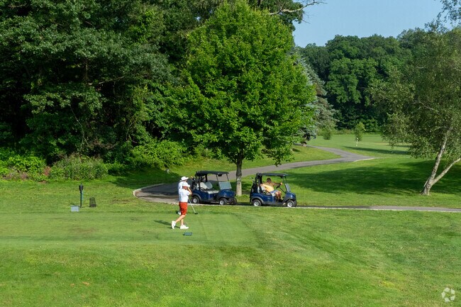Maple Moor Golf Course is a public golf course popular with Rosedale golfers that offers easy to expert level holes.