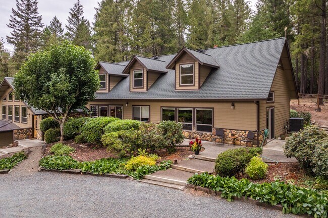 Larger, custom homes can make their way up to over $728,000.