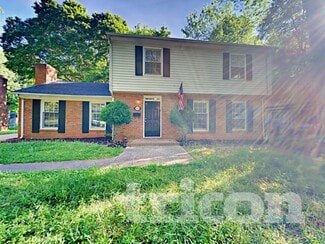 6520 Farmingdale Dr, Charlotte, NC 28212