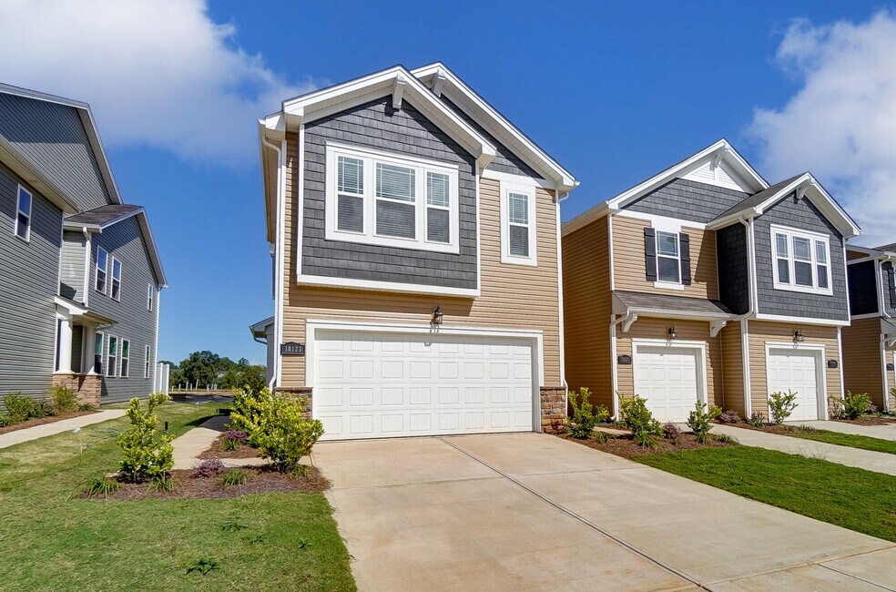 624 Cassidy Ct, Clover, SC 29710 - photo 1