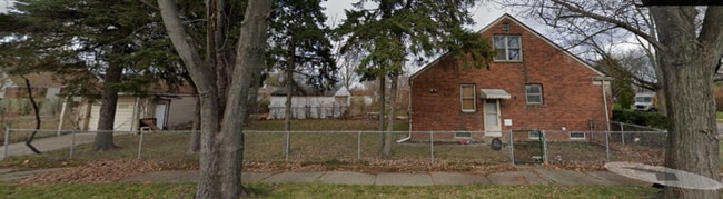 7601 Heyden St, Detroit, MI 48228 - photo 2