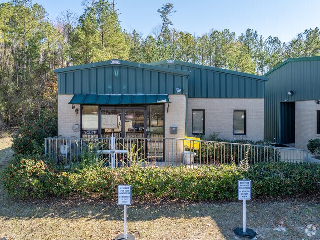 Boxwood Child Development Center has a starting age of 3 years old.