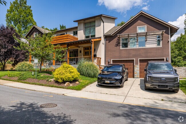 Incoming residents can have contemporary living in Glen Echo Heights' new construction homes.