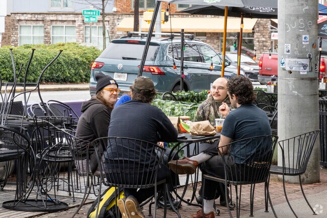 The retail strip in central Kirkwood is a popular spot for outdoor meals.