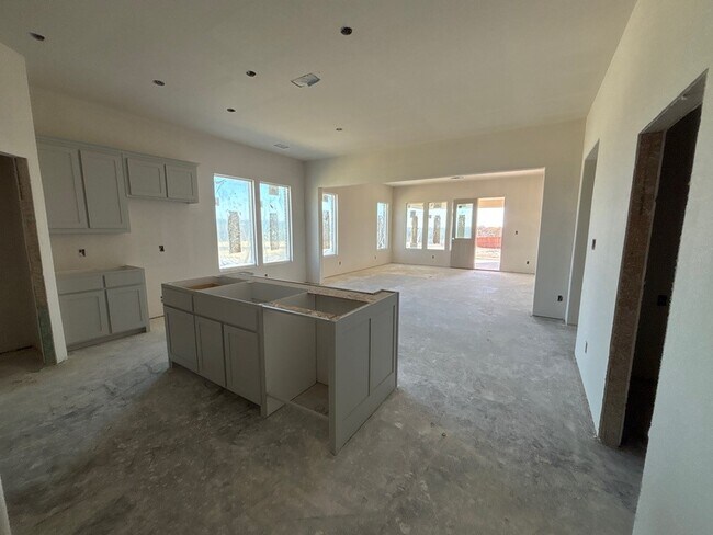 2300 Shamrock Ln, Weatherford, TX 76087 - photo 4