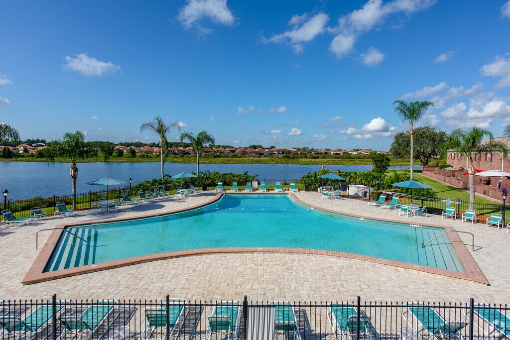 Carlton Arms of North Lakeland 4500 Williamstown Blvd, Lakeland, FL