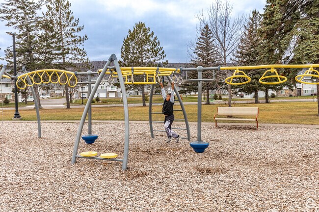 Morgan Park has many neighborhood pocket parks with playground equipment.