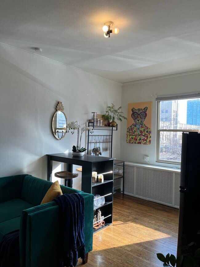 Devonshire Apartments in Downtown Indianapolis, Indianapolis, IN 46204 - photo 7