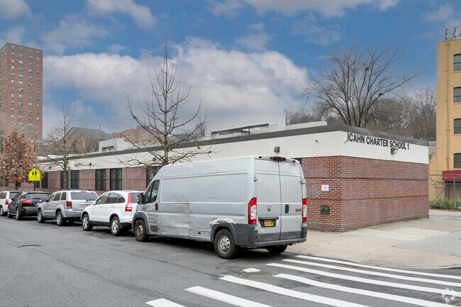 Icahn Charter School 1 is a public, charter school located in BRONX, NY.
