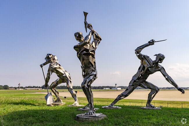 A standout feature at the Norfolk Botanical Garden are the statues created by artist Peruko Ccopacatty.