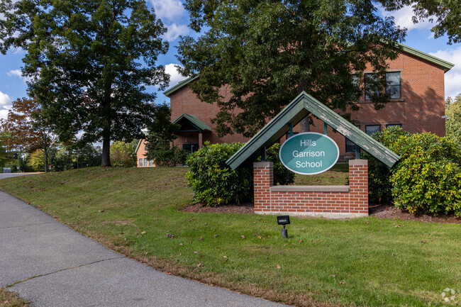 Hills Garrsion Elementary School in the town of Hudson, NH serves grades K-5.