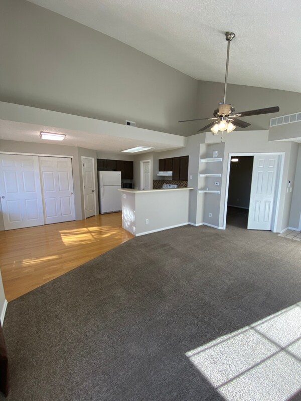 882 S Reed Ct, Lakewood, CO 80226 - photo 4
