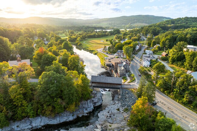 Quechee Lakes borders the Ottauquechee River in Hartford.