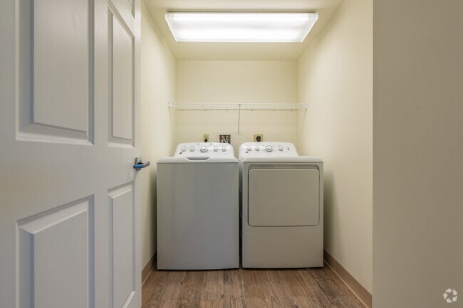 1BR, 1BA - Laundry