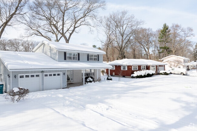 Colonial Revival and ranch‑style homes are often found lines up along Laketon Township's residential streets.