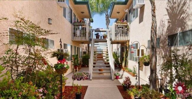 Carlton Ridge *1st Month Free OAC*, Santee, CA 92071 - photo 5