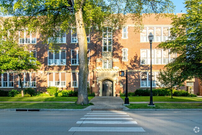 Roosevelt Elementary School has great after school programs.