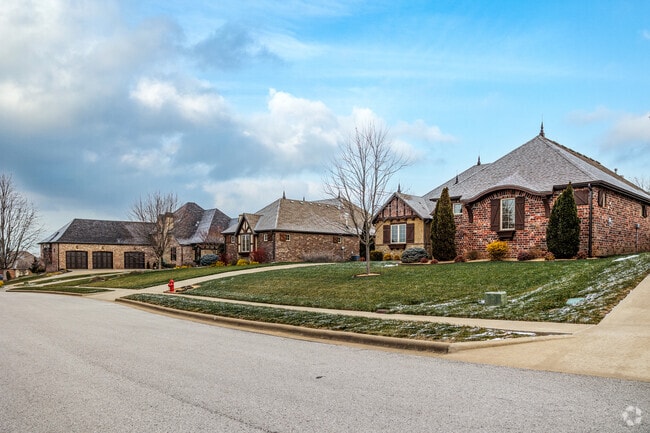 Larger, modern homes are plentiful all around Nixa.