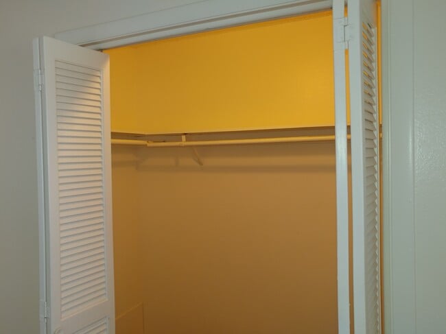 1379 Dorothy Ave unit 4, Las Vegas, NV 89119 - photo 6