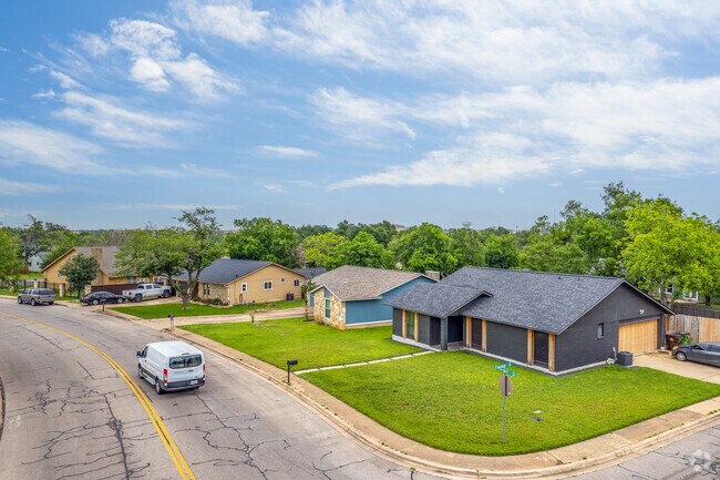 Row of homes in the Round Rock West neighborhood.
