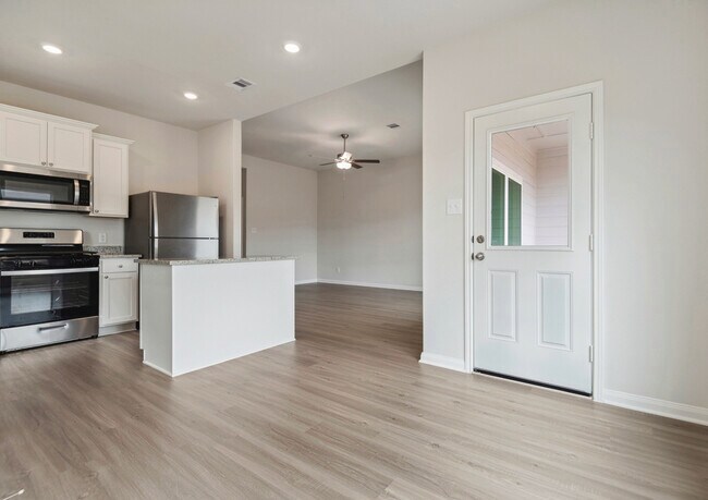 305 Fastboy Ln unit 37002055, Waller, TX 77484 - photo 5