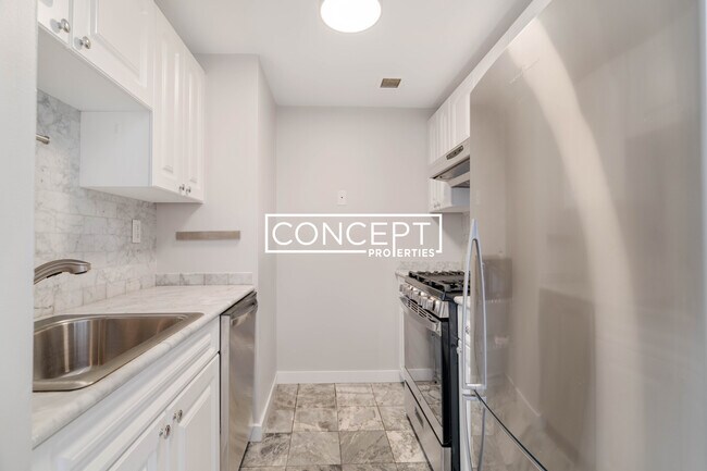 15 North Beacon unit 1012, Boston, MA 02134 - photo 5