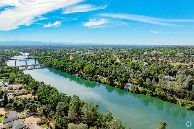 Bridges across the Sacramento River are plenty near Lakeview.
