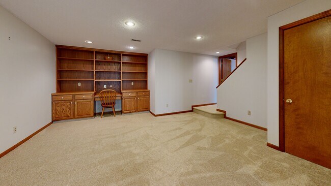 12224 Connell Dr, Overland Park, KS 66213 - photo 2