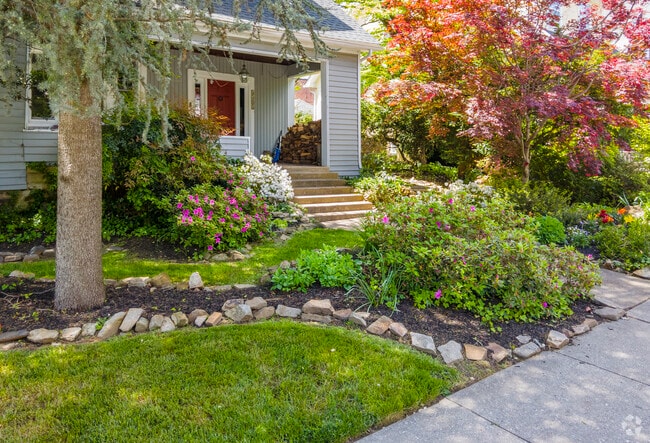 Keswick homes boast manicured lawns and lush landscaping.