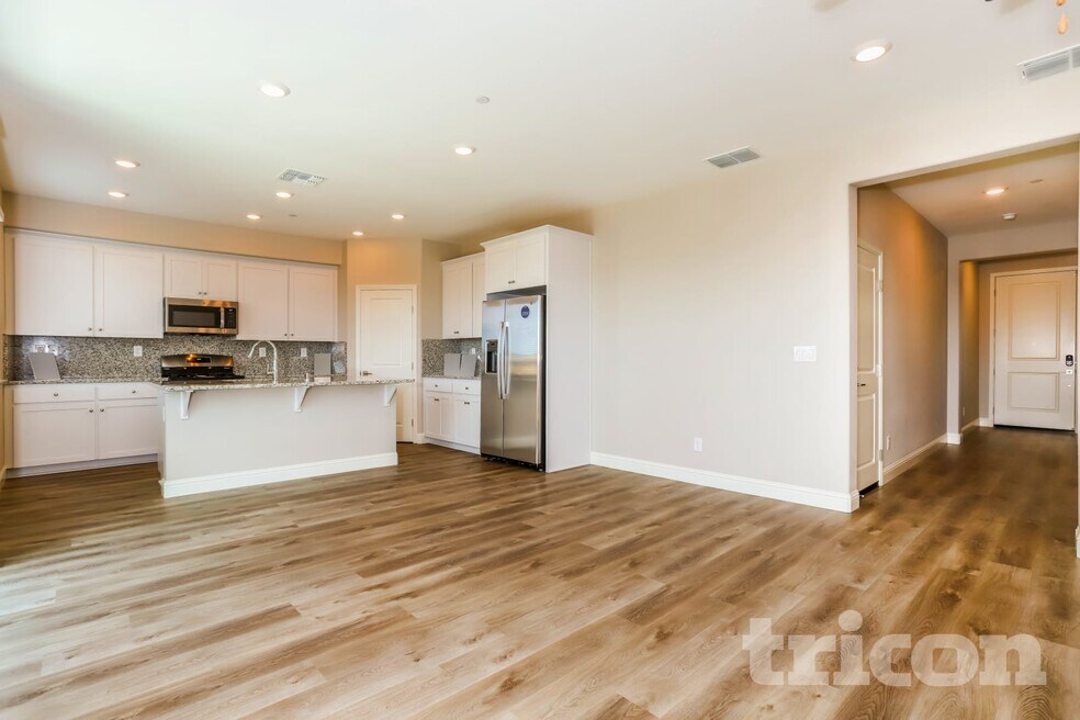 2075 Comstock Ln, Lincoln, CA 95648 - photo 1