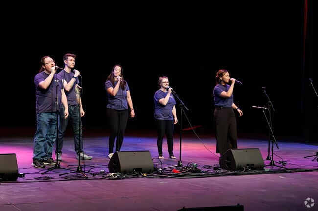 Open Mic Night in Sandy is a popular event, featuring acts such as a cappella.