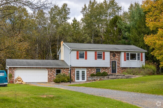 Older split level homes are most commonly found near Stormsburg in Halfmoon.