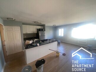 663 W Grace St Unit 510, Chicago, IL 60613