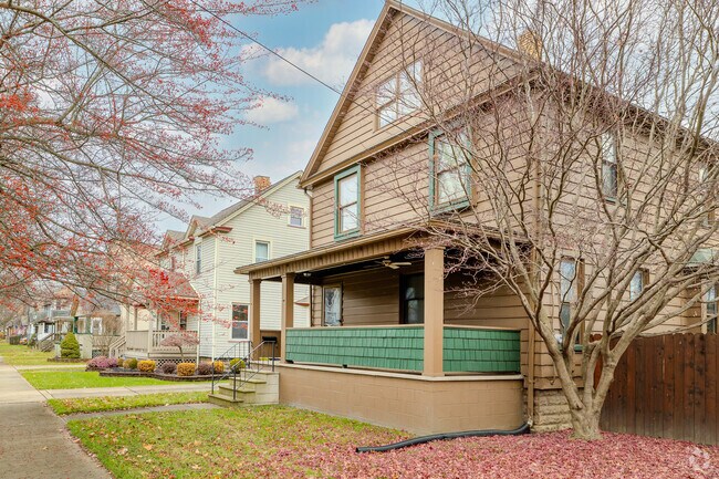Traditional minimal homes in Central City are very charming and well-kept.