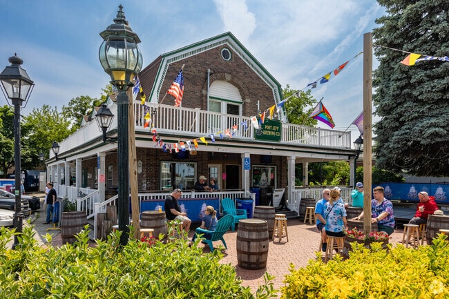 Belle Terre residents grab a pint or two at Port Jefferson Brewing.