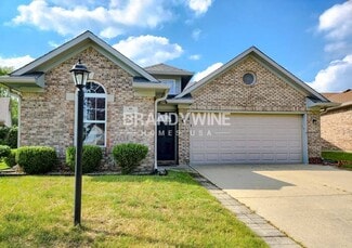 460 Polk Manor Dr, Greenwood, IN 46143