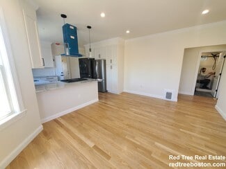 258 Belmont St Unit 2, Watertown, MA 02472