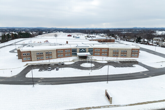 At Bardstown Alternative School, 71% of students are economically disadvantaged.