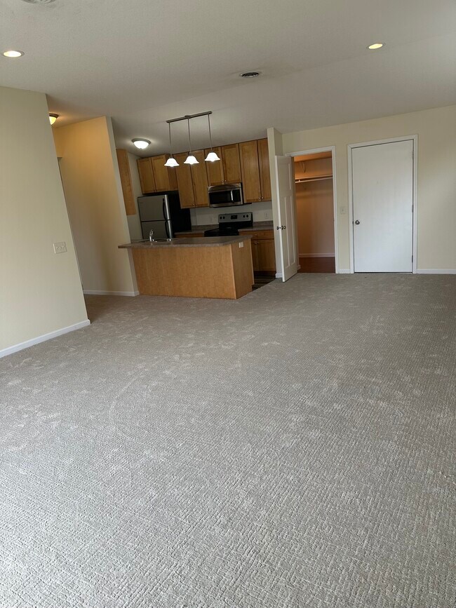 2404 3rd Ave SE unit A, Willmar, MN 56201 - photo 4