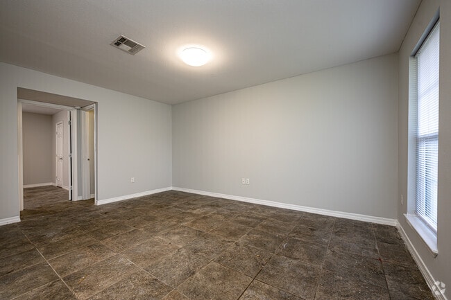 1BR, 1BA - 625SF - Living Room