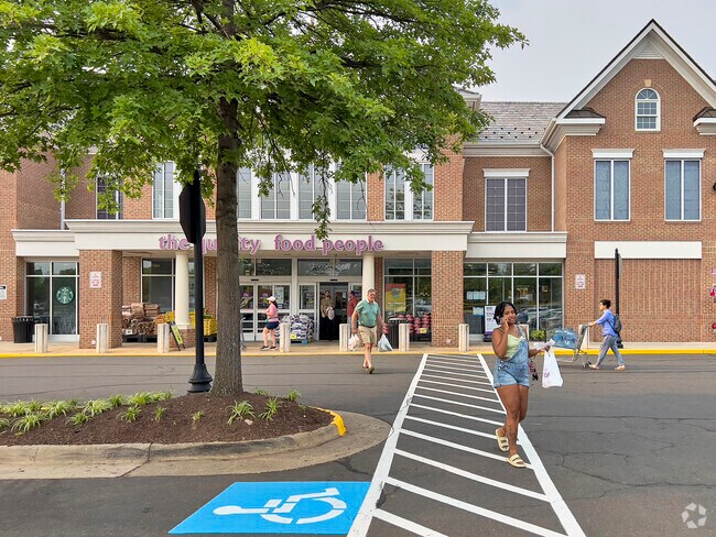 Residents of Dominion Valley can conveniently shop for groceries at Giant Food.