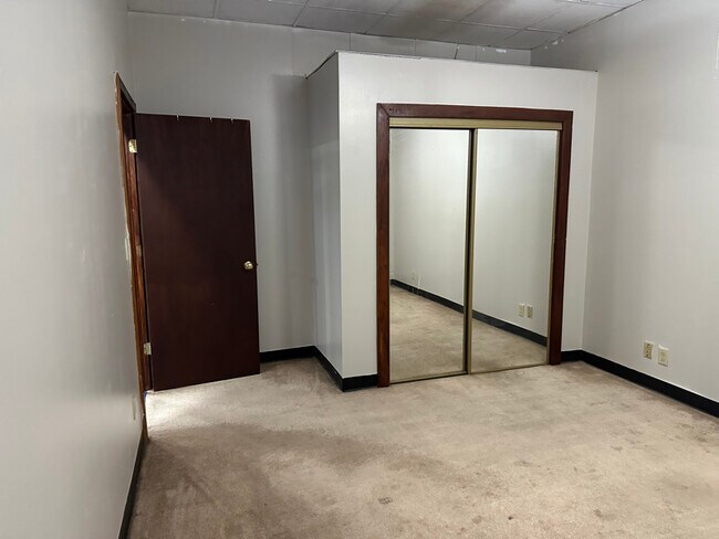 456-458 Main St unit 454 Apt 2, Marseilles, IL 61341 - photo 6