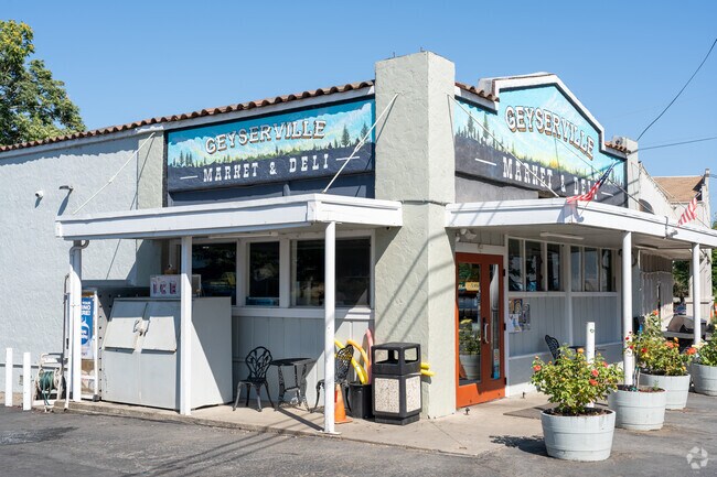 Geyserville Market and Deli gives locals a source for food and sandwiches in Geyserville, Ca.