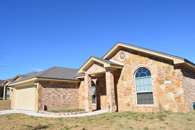 601 W Little Dipper, Killeen, TX 76542 - photo 2