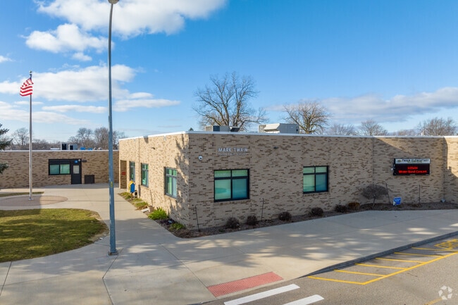 Mark Twain Elementary School main entrance.
