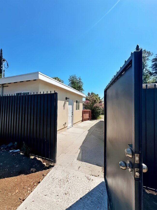 527 King St Unit 2, Monrovia, CA 91016