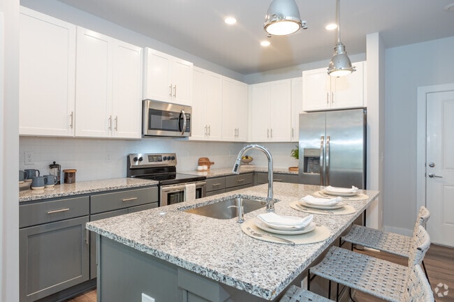 1BR, 1BA - 731SF Neuse - Kitchen