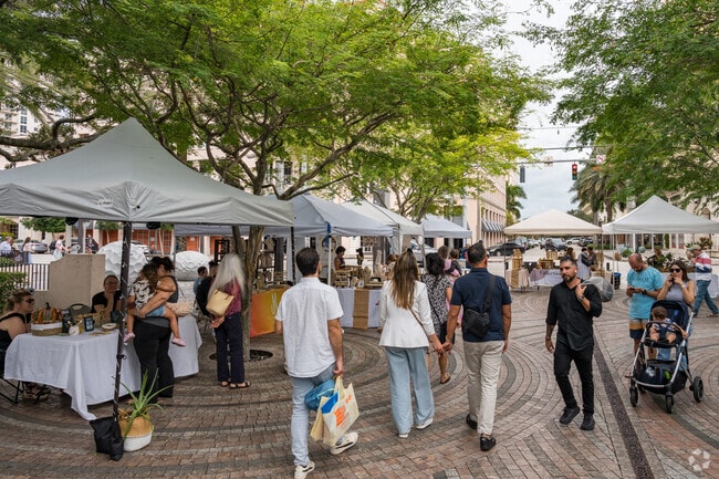 Giralda Plaza Artisanal Market offers an array of artisanal and handmade goods.