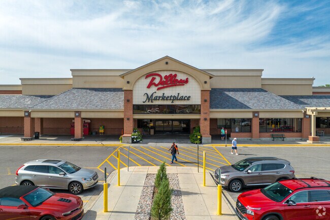 Get your daily groceries for Rockwood at Dillons Marketplace.