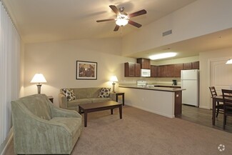 102 N Fowler Ave, Clovis, CA 93611
